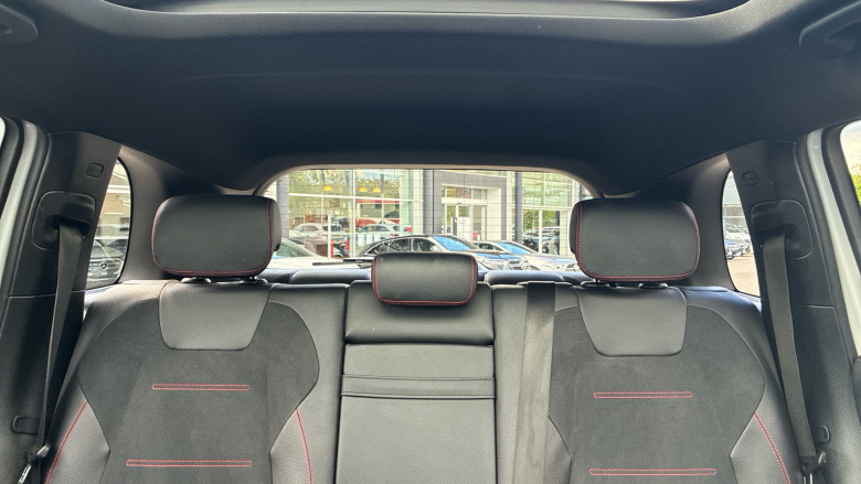 Mercedes-Benz GLB 200 AMG Line Premium Plus 5dr 7G-Tronic Petrol Estate